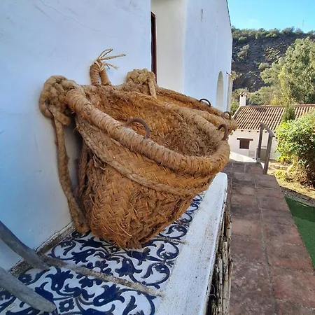 El Agua Da Vida Comares